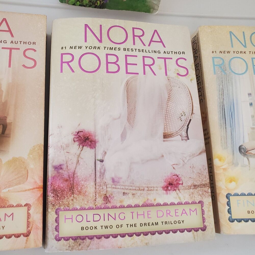 Nora Roberts The Dream Trilogy 1-3 & Debbie Macomber Love Letters Paperback Lot - Picture 7 of 16